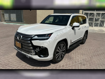 Lexus  LX  600 Luxury  2024  Automatic  0 Km  6 Cylinder  Four Wheel Drive (4WD)  SUV  White  With Warranty