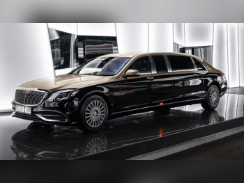Mercedes-Benz  Maybach  S650  2019  Automatic  517 Km  12 Cylinder  All Wheel Drive (AWD)  Limousine  Black and Gold