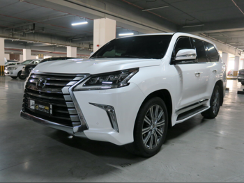 Lexus  LX  570  2017  Automatic  30,000 Km  8 Cylinder  Four Wheel Drive (4WD)  SUV  White