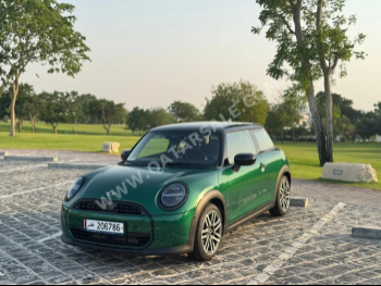 ميني  كوبر  4 سلندر  2x4  أخضر  2025