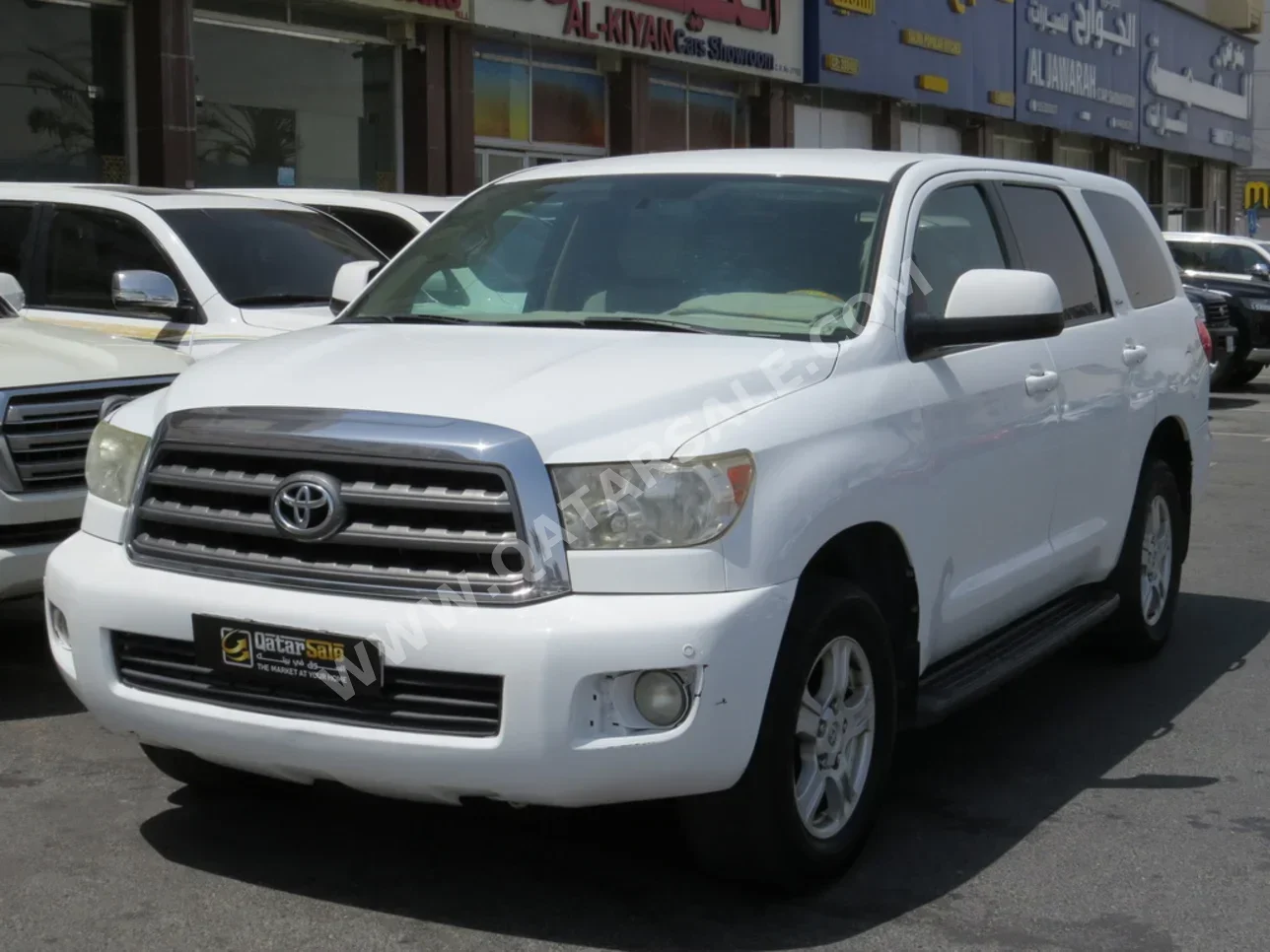 Toyota  Sequoia  2013  Automatic  356,000 Km  8 Cylinder  Four Wheel Drive (4WD)  SUV  White