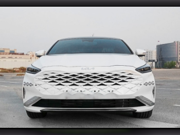 كيا  كي 8  6 سلندر  فخمة  أبيض  2023