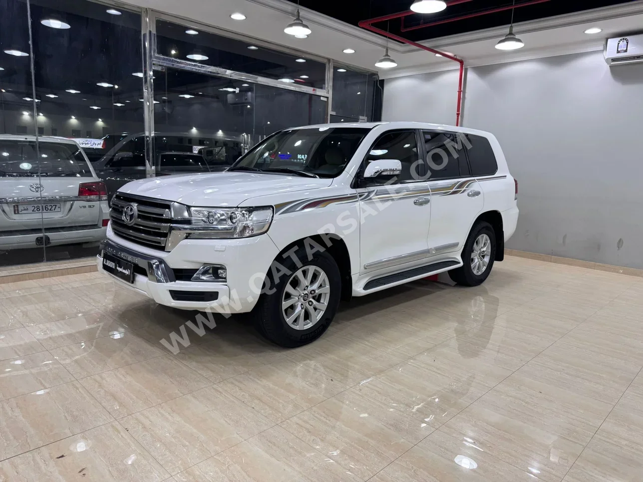 Toyota  Land Cruiser  GXR  2017  Automatic  156,000 Km  8 Cylinder  Four Wheel Drive (4WD)  SUV  White