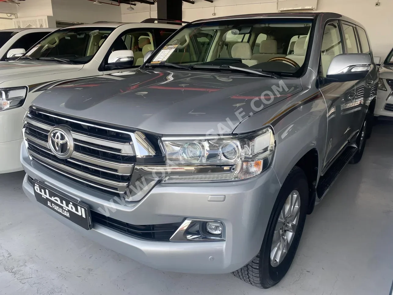 Toyota  Land Cruiser  GXR  2018  Automatic  192,000 Km  8 Cylinder  Four Wheel Drive (4WD)  SUV  Silver