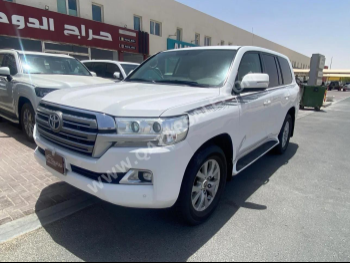 Toyota  Land Cruiser  GXR  2019  Automatic  246,000 Km  6 Cylinder  Four Wheel Drive (4WD)  SUV  White
