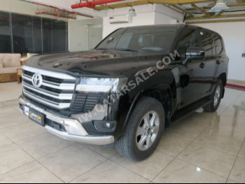 Toyota  Land Cruiser  GXR  2022  Automatic  49,000 Km  6 Cylinder  Four Wheel Drive (4WD)  SUV  Black