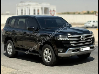Toyota  Land Cruiser  GXR  2022  Automatic  153,000 Km  6 Cylinder  Four Wheel Drive (4WD)  SUV  Black  With Warranty