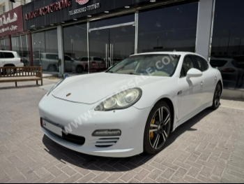 Porsche  Panamera  S  2010  Automatic  150,000 Km  8 Cylinder  Rear Wheel Drive (RWD)  Sedan  White