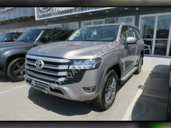 تويوتا  لاند كروزر  جي اكس ار  2025  اوتوماتيك  0 كم  6 سلندر  دفع رباعي  اس يو في  برونزي  تحت الضمان