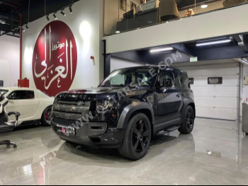 لاند روفر  ديفيندر  90  2022  اوتوماتيك  71,000 كم  6 سلندر  دفع رباعي  اس يو في  أسود  تحت الضمان