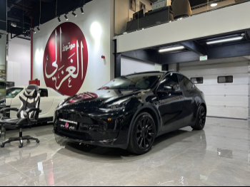 تسلا  واي  2023  اوتوماتيك  60,000 كم  0 سلندر  دفع كلي مستمر  اس يو في  أسود  تحت الضمان