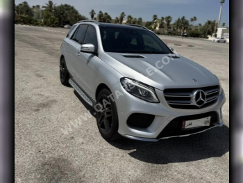 مرسيدس - بنز  جي ال اي  400  2016  اوتوماتيك  95,000 كم  6 سلندر  دفع رباعي  اس يو في  فضي