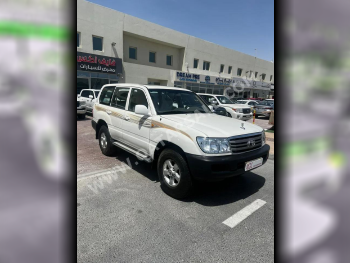 تويوتا  لاند كروزر  جي اكس  2006  عادي  298,000 كم  6 سلندر  دفع رباعي  اس يو في  أبيض