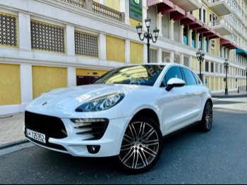 بورش  ماكان  اس  2015  اوتوماتيك  60,000 كم  6 سلندر  دفع رباعي  اس يو في  أبيض