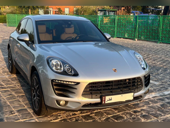 Porsche  Macan  2018  Automatic  72,000 Km  6 Cylinder  Four Wheel Drive (4WD)  SUV  Silver
