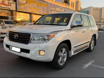 Toyota  Land Cruiser  GXR  2014  Automatic  450,000 Km  6 Cylinder  Four Wheel Drive (4WD)  SUV  White