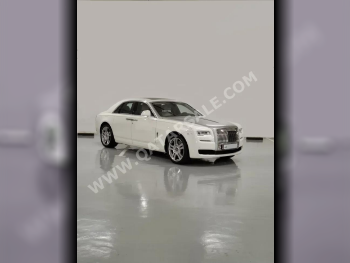 رولز - رويس  غوست  2017  اوتوماتيك  37,000 كم  12 سلندر  دفع كلي مستمر  سيدان  أبيض