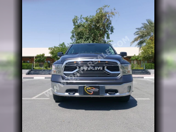 دودج  رام  1500  2016  اوتوماتيك  222,000 كم  8 سلندر  دفع رباعي  بيكب  فضي