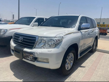 Toyota  Land Cruiser  GXR  2009  Automatic  380,000 Km  8 Cylinder  Four Wheel Drive (4WD)  SUV  White