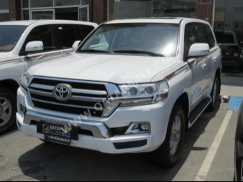 Toyota  Land Cruiser  GXR  2020  Automatic  135,000 Km  6 Cylinder  Four Wheel Drive (4WD)  SUV  White