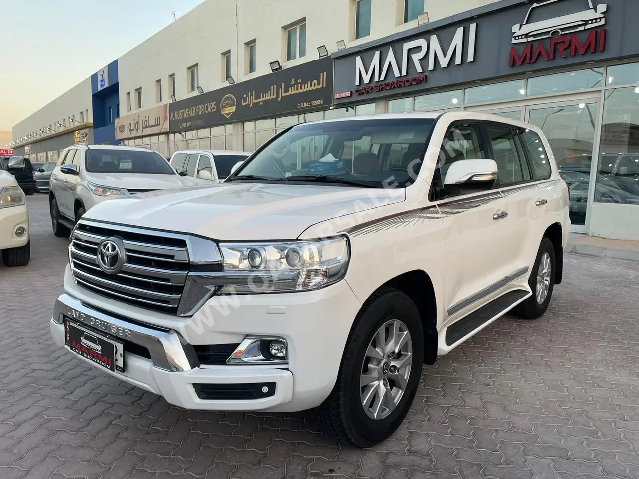 Toyota  Land Cruiser  GXR  2019  Automatic  203,000 Km  8 Cylinder  Four Wheel Drive (4WD)  SUV  White