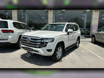Toyota  Land Cruiser  GXR  2025  Automatic  0 Km  6 Cylinder  Four Wheel Drive (4WD)  SUV  White  With Warranty