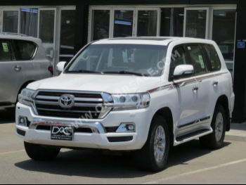 Toyota  Land Cruiser  GXR  2019  Automatic  184,000 Km  8 Cylinder  Four Wheel Drive (4WD)  SUV  White