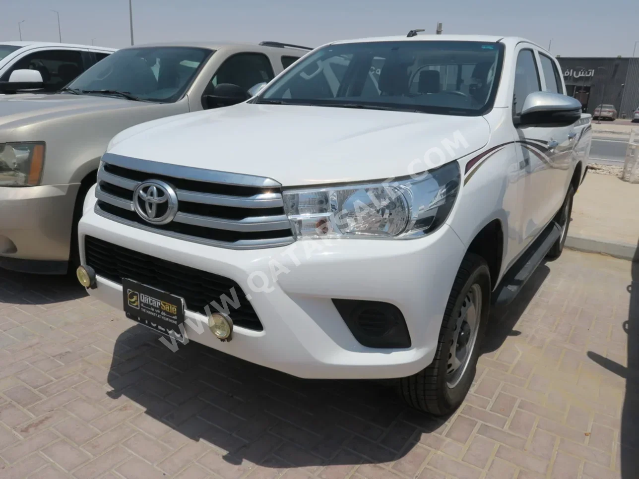 Toyota  Hilux  2019  Automatic  13,000 Km  4 Cylinder  Four Wheel Drive (4WD)  Pick Up  White