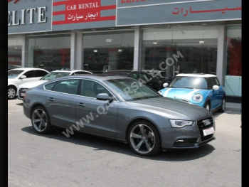 اودي  أي 5  2.0 T  2014  اوتوماتيك  66,000 كم  4 سلندر  دفع خلفي  سيدان  رمادي