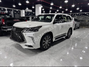 Lexus  LX  570 S  2018  Automatic  35,000 Km  8 Cylinder  Four Wheel Drive (4WD)  SUV  White