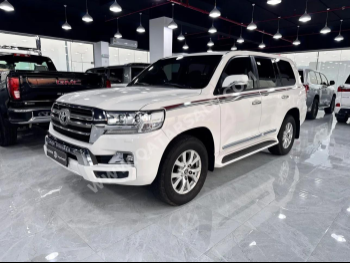 Toyota  Land Cruiser  GXR  2020  Automatic  134,000 Km  6 Cylinder  Four Wheel Drive (4WD)  SUV  White