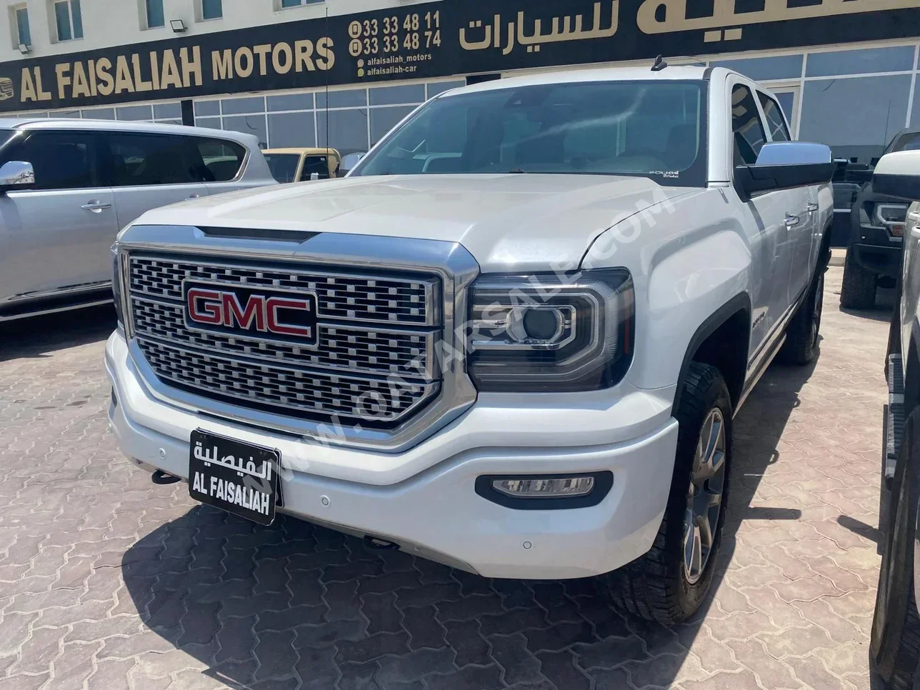 جي ام سي  سييرا  دينالي  2016  اوتوماتيك  108,000 كم  8 سلندر  دفع رباعي  بيكب  أبيض