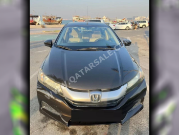 هوندا  سيتي  2015  اوتوماتيك  175,000 كم  4 سلندر  سحب امامي  سيدان  بني