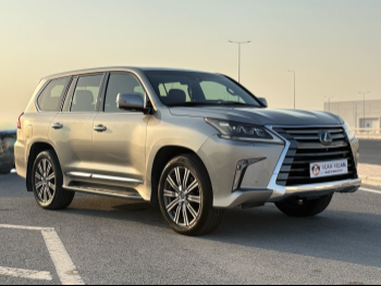Lexus  LX  570  2016  Automatic  99,000 Km  8 Cylinder  Four Wheel Drive (4WD)  SUV  Silver