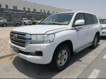 Toyota  Land Cruiser  GXR  2018  Automatic  334,000 Km  6 Cylinder  Four Wheel Drive (4WD)  SUV  White