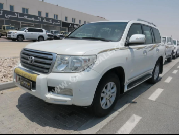 Toyota  Land Cruiser  GXR  2011  Automatic  432,000 Km  8 Cylinder  Four Wheel Drive (4WD)  SUV  White