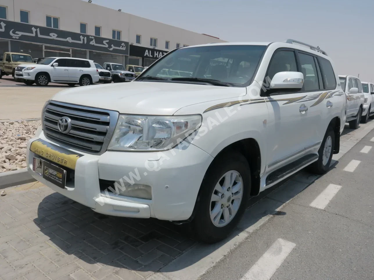 Toyota  Land Cruiser  GXR  2011  Automatic  432,000 Km  8 Cylinder  Four Wheel Drive (4WD)  SUV  White