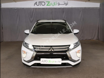 Mitsubishi  Eclipse  2020  Automatic  82,300 Km  4 Cylinder  Front Wheel Drive (FWD)  SUV  White