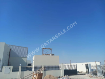 مخازن و مستودعات - الوكرة  - الزرقاء  -المساحة: 6000 متر مربع