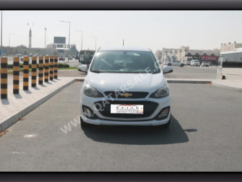 Chevrolet  Spark  2019  Automatic  178,000 Km  4 Cylinder  Front Wheel Drive (FWD)  Hatchback  White