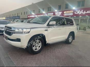 تويوتا  لاند كروزر  جي اكس ار  2021  اوتوماتيك  117,000 كم  6 سلندر  دفع رباعي  اس يو في  أبيض