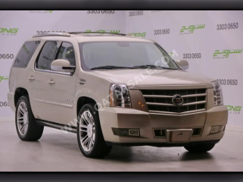 كاديلاك  اسكيليد  سبورت  2013  اوتوماتيك  152,000 كم  8 سلندر  دفع رباعي  اس يو في  ذهبي