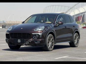 بورش  كيان  اس  2015  اوتوماتيك  127,000 كم  8 سلندر  دفع رباعي  اس يو في  بني