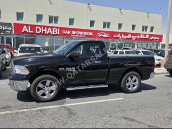 دودج  رام  1500  2017  اوتوماتيك  245,000 كم  8 سلندر  دفع رباعي  بيكب  أسود