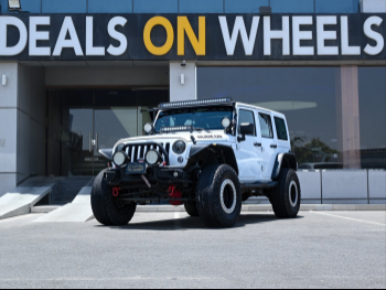 جييب  رانجلار  صحارى  2016  اوتوماتيك  57,000 كم  6 سلندر  دفع رباعي  اس يو في  أبيض