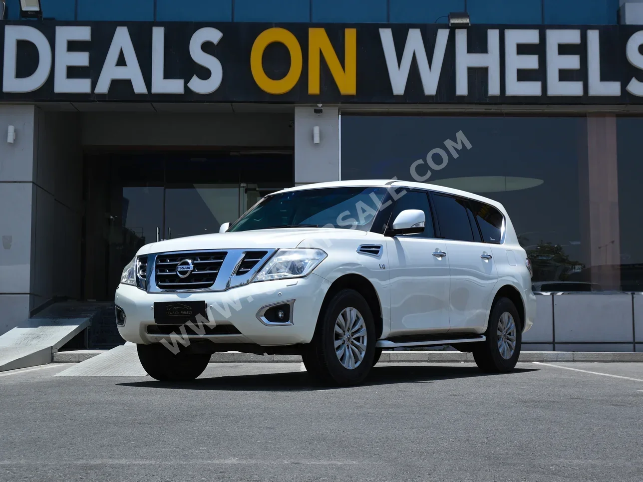 نيسان  باترول  اس اي  2014  اوتوماتيك  230,000 كم  8 سلندر  دفع رباعي  اس يو في  أبيض