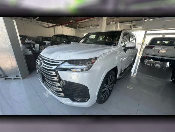Lexus  LX  600 Luxury  2025  Automatic  0 Km  6 Cylinder  Four Wheel Drive (4WD)  SUV  White  With Warranty