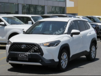 تويوتا  كورولا  كروس هايبرد  2022  اوتوماتيك  181,000 كم  4 سلندر  دفع رباعي  اس يو في  أبيض