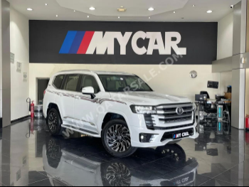 تويوتا  لاند كروزر  جي اكس ار  2022  اوتوماتيك  46,000 كم  6 سلندر  دفع رباعي  اس يو في  أبيض