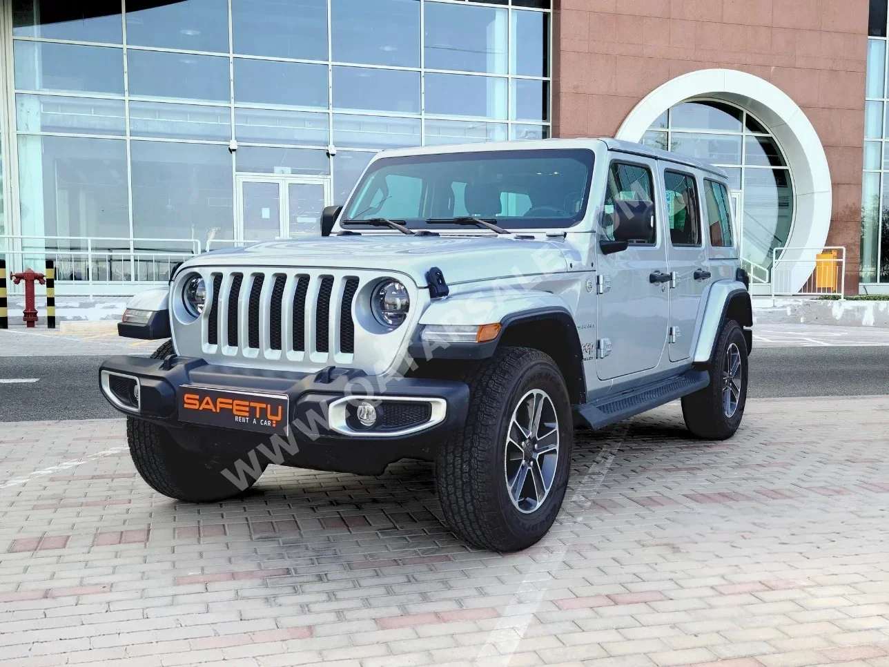 جييب  رانجلار  صحارى  2023  اوتوماتيك  26,000 كم  6 سلندر  دفع رباعي  اس يو في  فضي  تحت الضمان